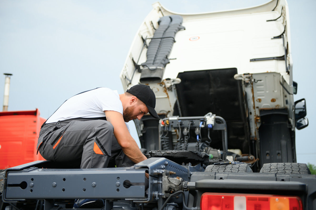 Preventive Maintenance for Trailer Engines: Make Your Engine the Champion of the Road!